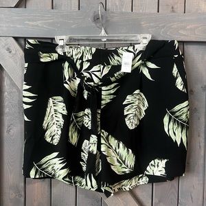 NWT Ann Taylor Factory Tie Waist Shorts.